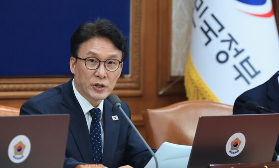 발언하는 김민석 총리