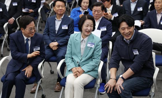 화기애애한 민주당 경기지사 경선 후보들