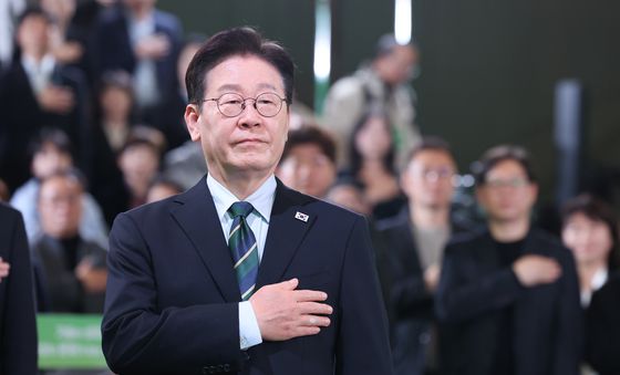 국민의례하는 이재명 대통령