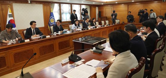 김민석 총리, 반려동물 정책위원회의 주재