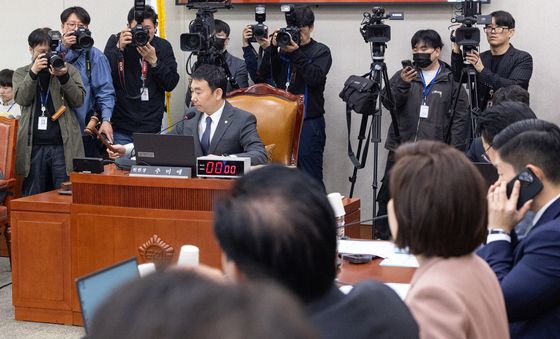 추미애 위원장석에서 의사 진행하는 김용민 직무대리