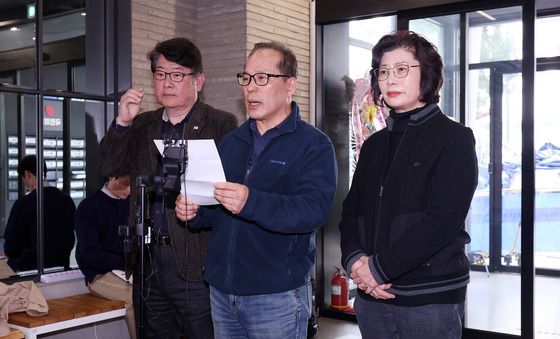 조정훈 당협위원장 향한 비리 의혹 제기