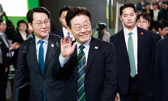 제주도민들과 인사하는 이재명 대통령