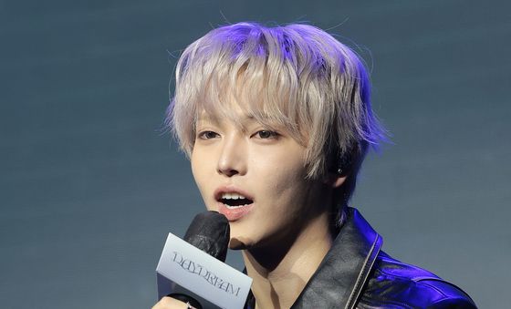 취재진 질문에 답하는 장한음