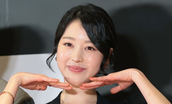 장다아, 예쁜 미소에 장원영이 보이네