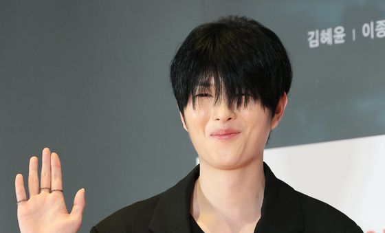 '살목지 VIP 시사회 찾은 무속인 박이율