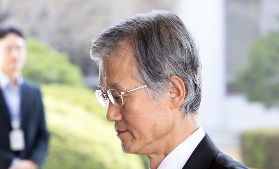 생각 잠긴 조희대 대법원장