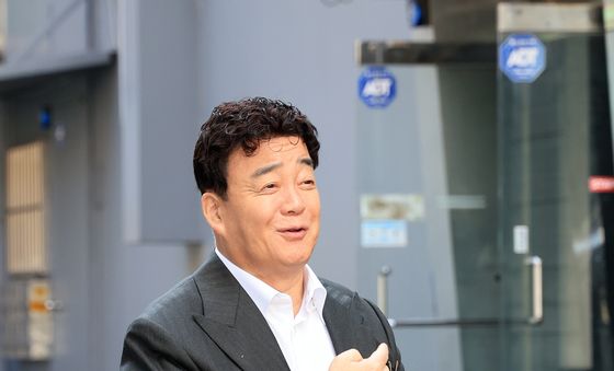 백종원 더본코리아 대표, 정기 주주총회 참석