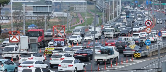 지각 사태 발생한 대전 천변도시고속화도로 통제