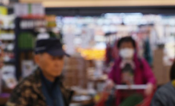 李대통령 "종량제 봉툿값 못 올려, 사재기 불필요…헛소문 엄정 조치"