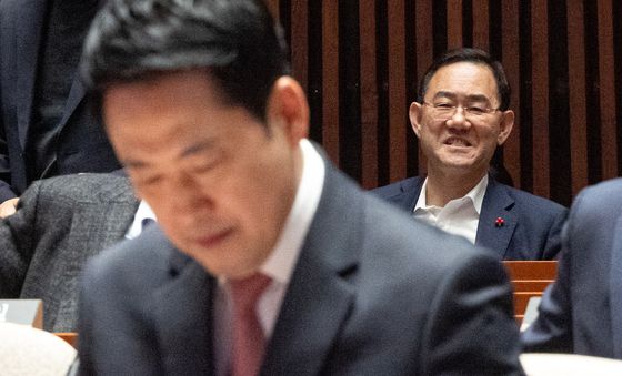 의원총회 참석한 주호영 의원