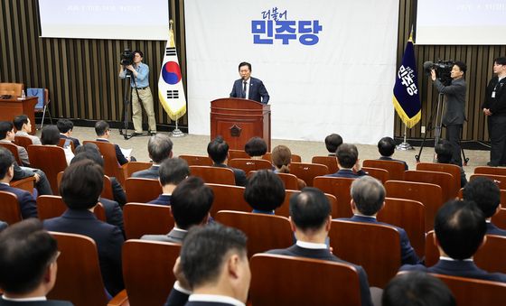 모두 발언하는 정청래 대표