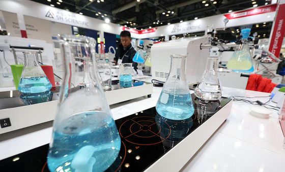 '다양한 실험실 제품 만나보세요'