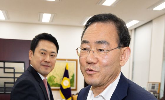 장동혁 대표 면담하는 주호영 국회부의장