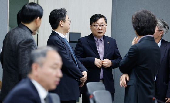 중동전쟁 대응 회의 참석하는 의협