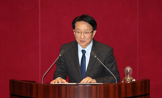 신임 행정안전위원장으로 선출된 권칠승 의원