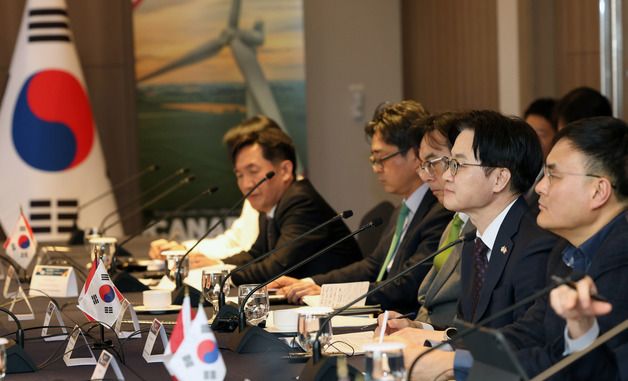 김정관 장관, 한-캐나다 에너지안보 리더십 대화