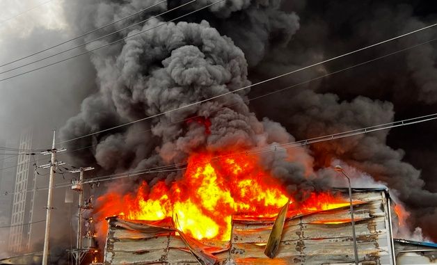 양주 섬유공장 화재…3명 부상