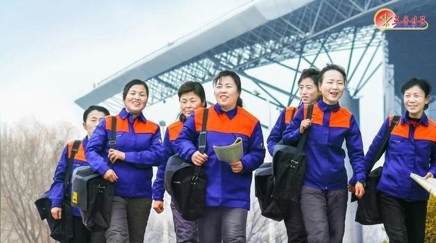 北 대동강구역 우체국 직원 "당이 맡긴 혁명 초소 성실히 지켜"