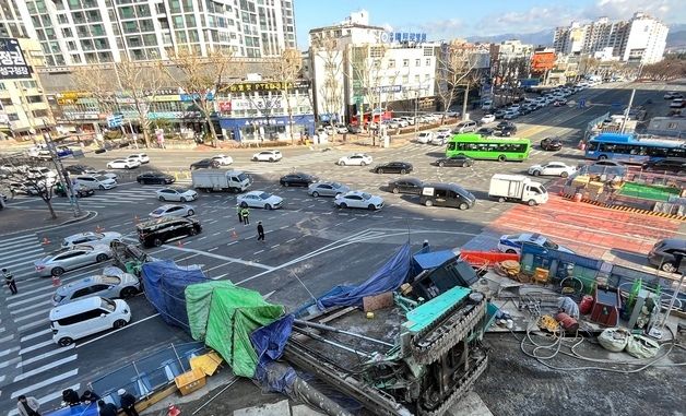 대구 만촌네거리 천공기 전도 사고