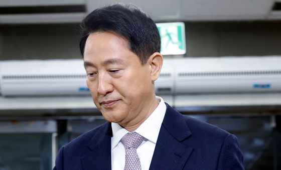 법원 들어선 오세훈 서울시장