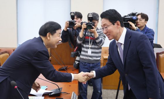 인사하는 김상훈·구윤철