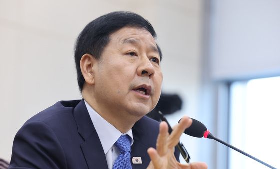 답변하는 구윤철 부총리