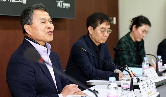 참여연대 긴급 라운드테이블 발언하는 이희수 교수