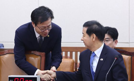 인사하는 구윤철·여한구