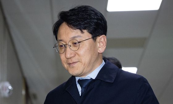 운영위원장실 들어서는 천준호