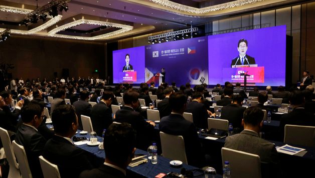 한·필 비즈니스 포럼 발언하는 이재명 대통령