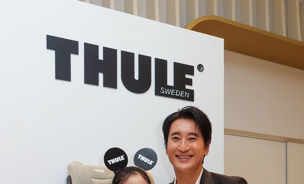 툴레 키즈 한국 공식 론칭 포토월 참석한 신현준 부녀