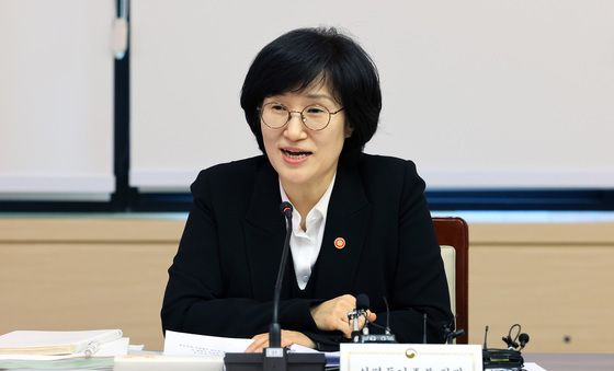 모두발언하는 원민경 장관