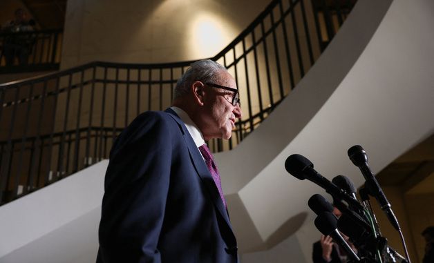 [포토] 이란 관련 브리핑 듣고 나온 척 슈머