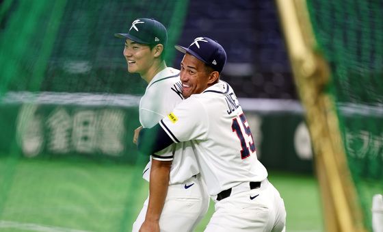 김주원·저마이 존스 '유쾌한 장난'