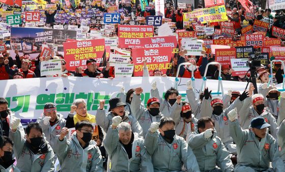 송전로 무효화 외치는 송전탑 반대 전국 대책위