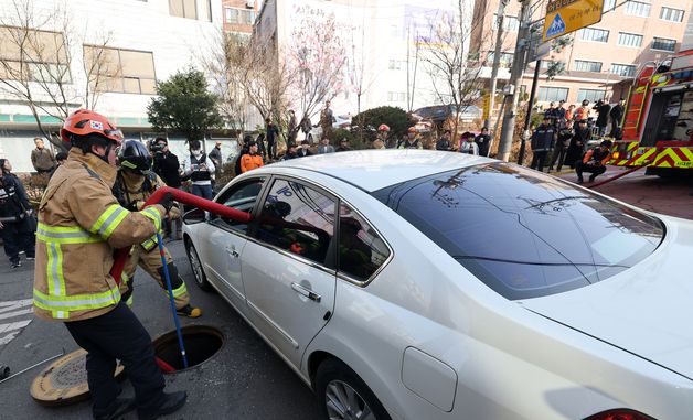 소화전 앞 긴급출동 방해 차량 강제처분 훈련
