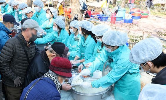 iM뱅크, 대구 두류공원 찾아 1000명 무료급식 봉사