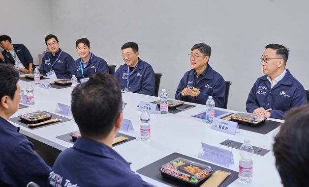 정재헌 SKT CEO, MWC26서 국내 스타트업 'AI 동반자' 약속