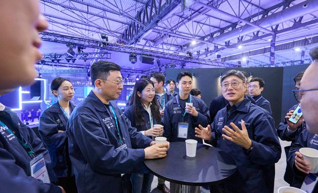 정재헌 SKT CEO, MWC26서 국내 스타트업 'AI 동반자' 약속