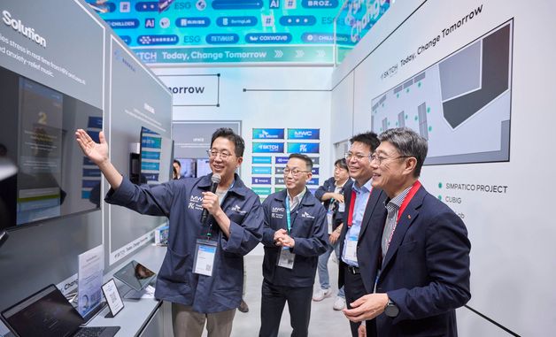 정재헌 SKT CEO, MWC26서 국내 스타트업 'AI 동반자' 약속