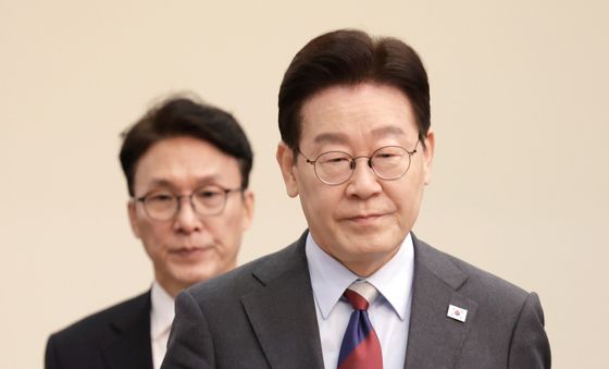 이재명 대통령, 임시국무회의 입장