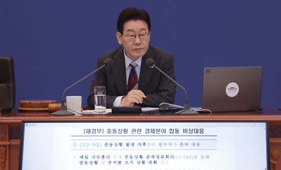 생각에 잠긴 이재명 대통령