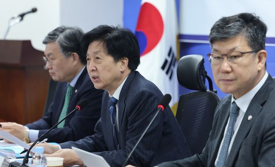 발언하는 오기형 K-자본시장특위 위원장