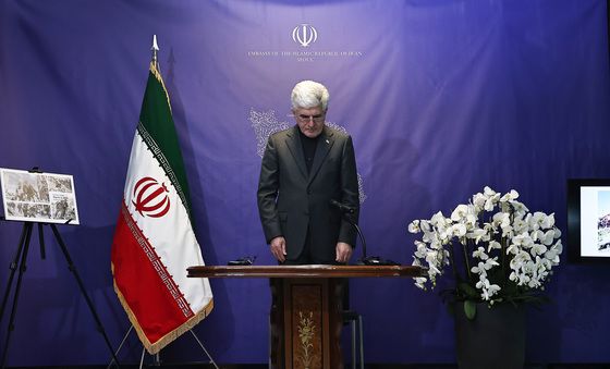 사이드 쿠제치 이란 대사, 대이란 공격 희생자들에 대한 묵념