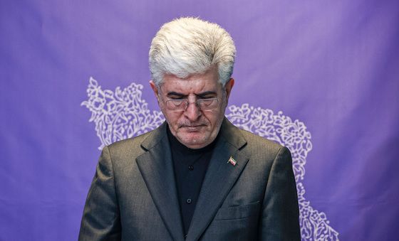 묵념하는 사이드 쿠제치 주한 이란 대사