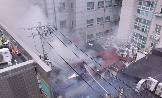 종묘 인근 건물 화재 진압