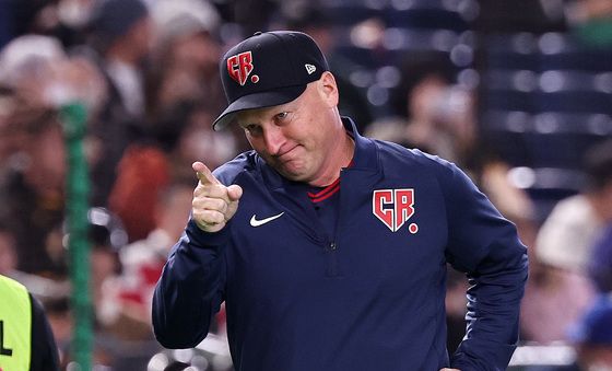 한국과의 첫 경기 앞둔 파벨 하딤 체코 감독