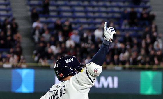 도쿄돔 담장 넘긴 문보경