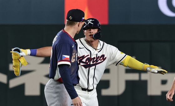 안현민, 2루 세이프